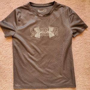 Boys Under Armour Gray Shirt size YMD
